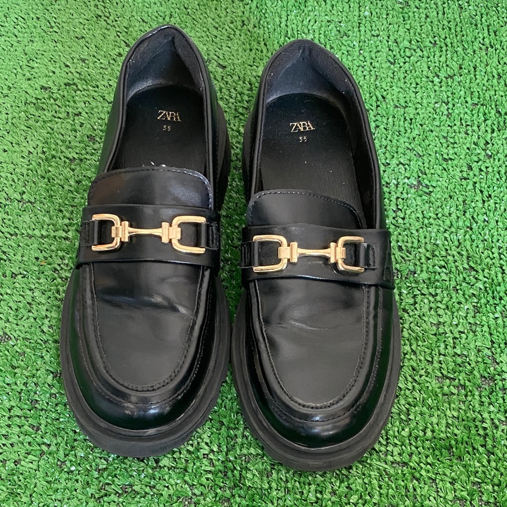Kids Black Chain Detail Loafers Size 35 EU / 3 US – Chunky Track Sole